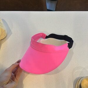 Lululemon fast paced visor